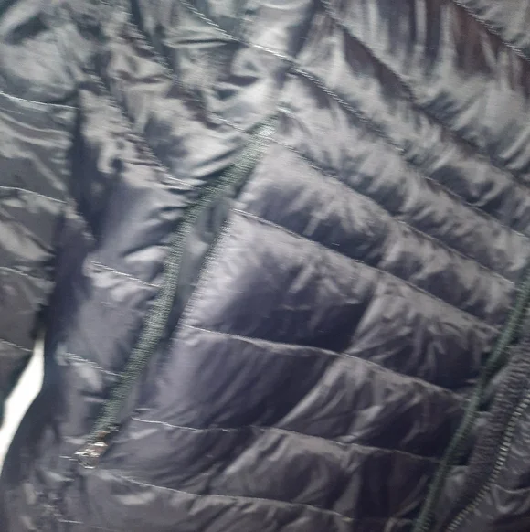 Lands' End Black Puffer Jacket Size XL - Picture 3 of 9